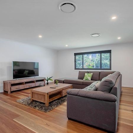29 Stanhill Drive Villa โกลด์โคสต์ ภายนอก รูปภาพ