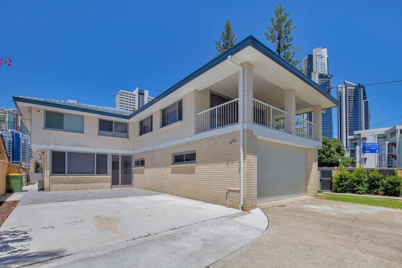 29 Stanhill Drive Villa โกลด์โคสต์ ภายนอก รูปภาพ