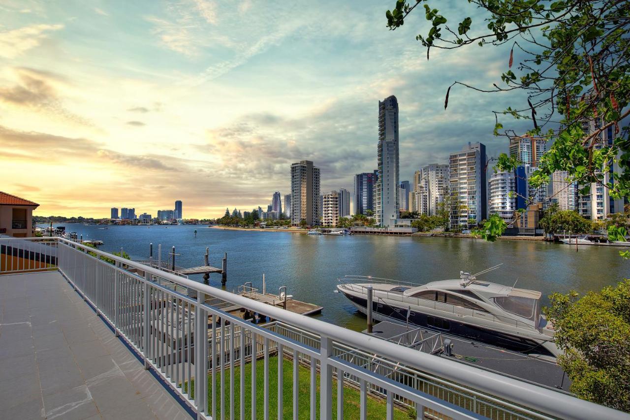 29 Stanhill Drive Villa โกลด์โคสต์ ภายนอก รูปภาพ