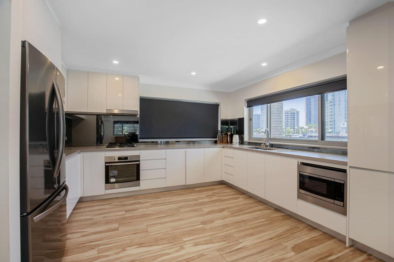 29 Stanhill Drive Villa โกลด์โคสต์ ภายนอก รูปภาพ