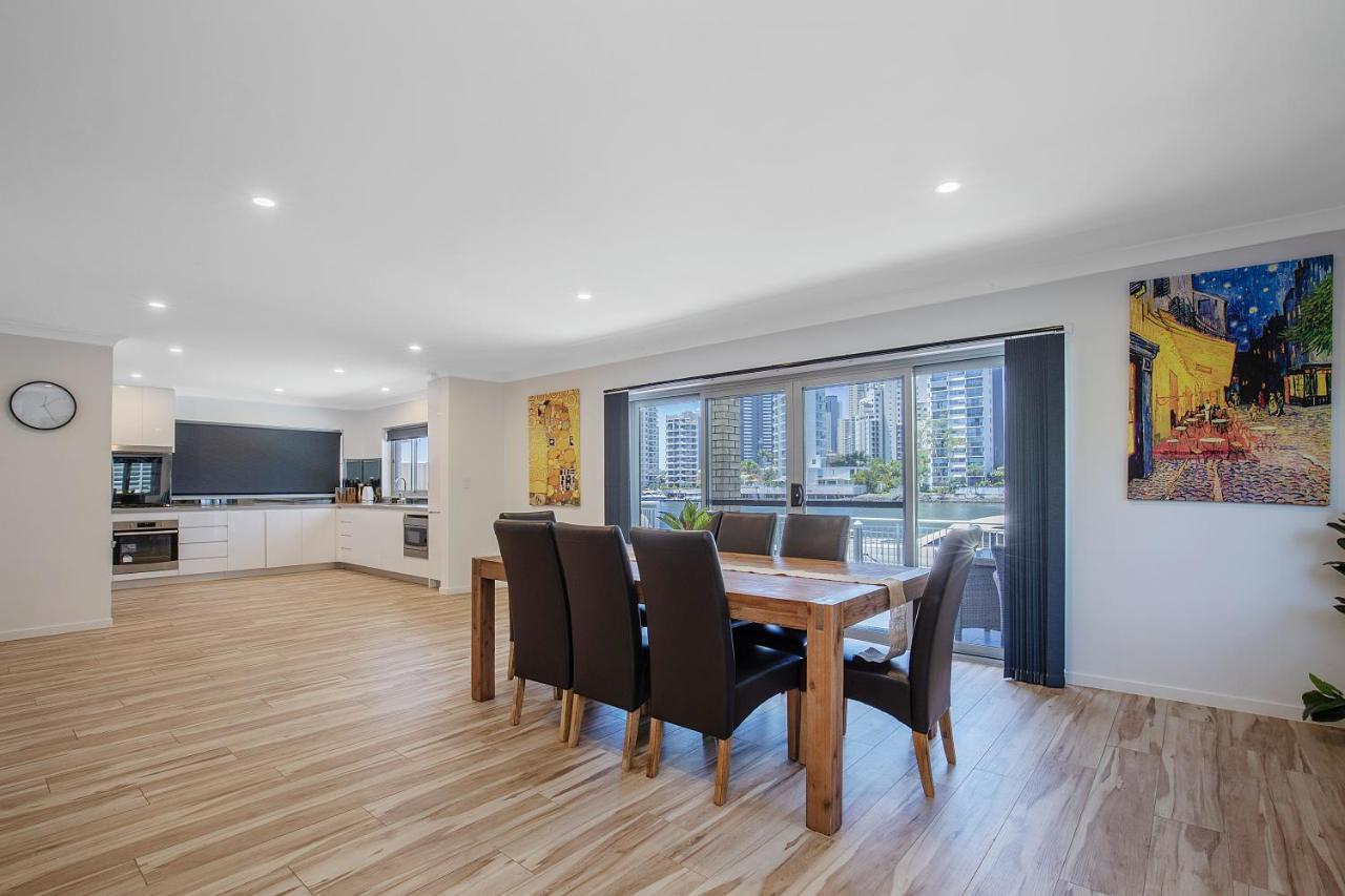 29 Stanhill Drive Villa โกลด์โคสต์ ภายนอก รูปภาพ