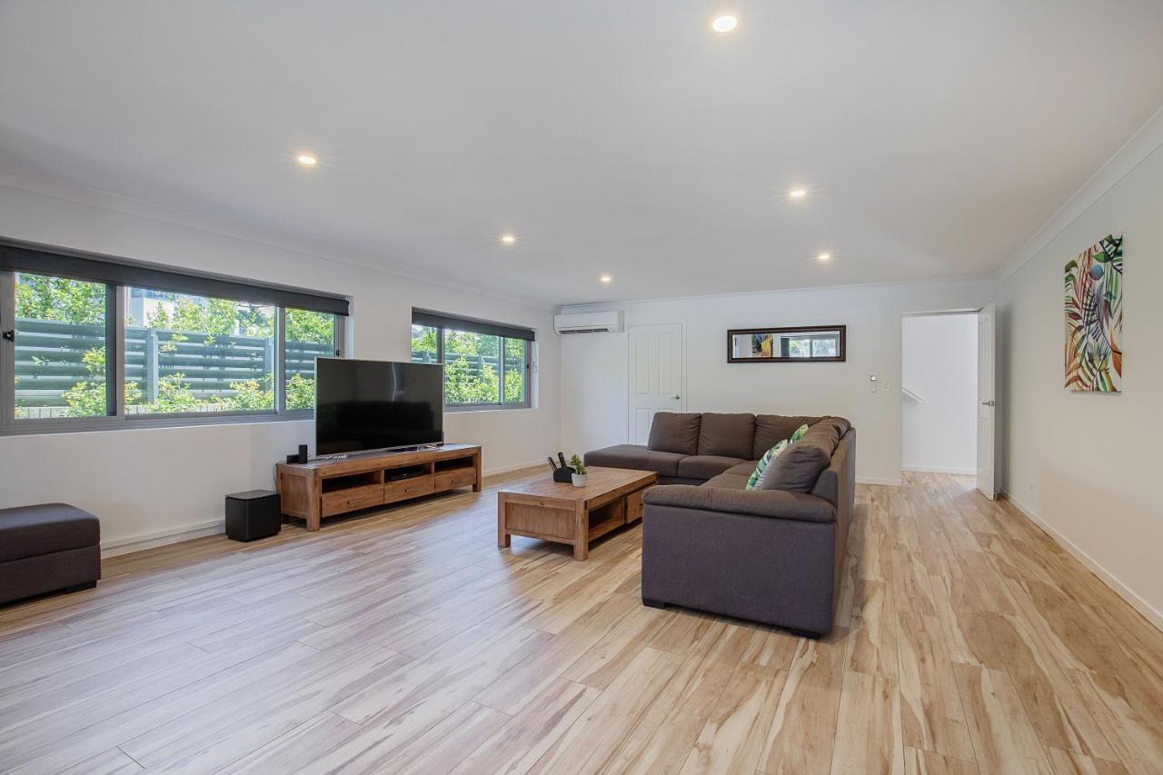 29 Stanhill Drive Villa โกลด์โคสต์ ภายนอก รูปภาพ