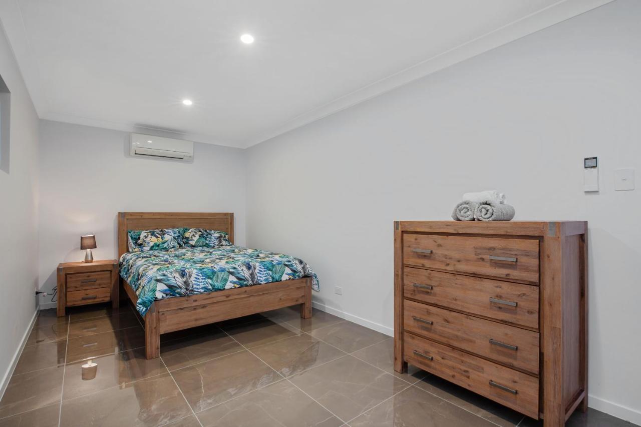 29 Stanhill Drive Villa โกลด์โคสต์ ภายนอก รูปภาพ