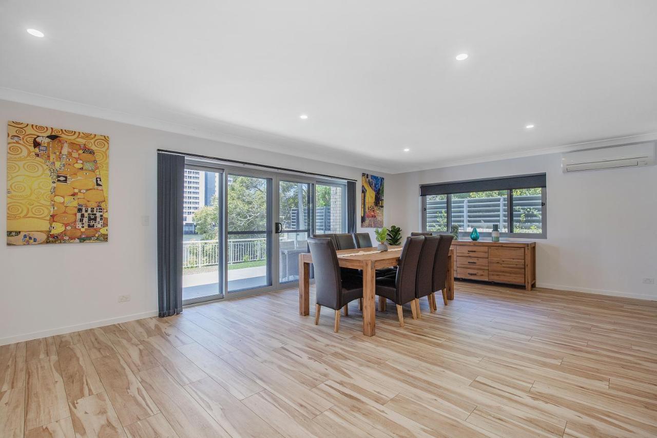 29 Stanhill Drive Villa โกลด์โคสต์ ภายนอก รูปภาพ